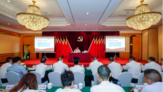 尊龙凯时集团任丁书记带头讲授“不忘初心、牢记使命”主题教育专题党课