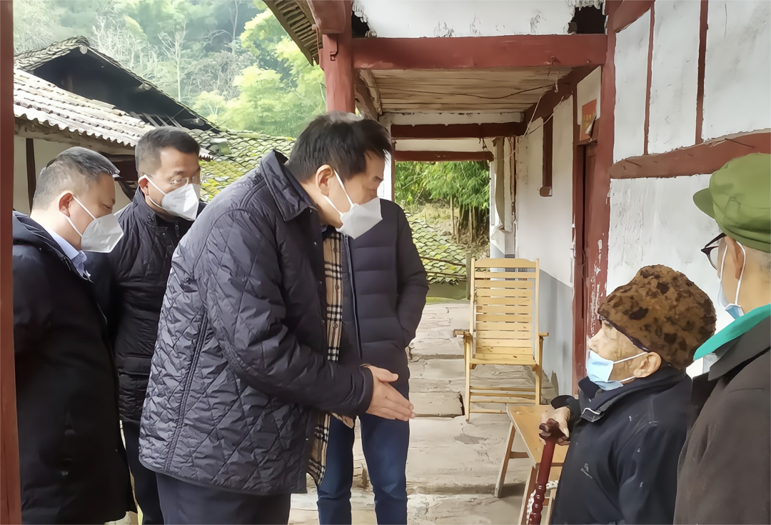 四川省尊龙凯时集团党委书记、董事长任丁率队赴嘉陵区开展帮扶工作