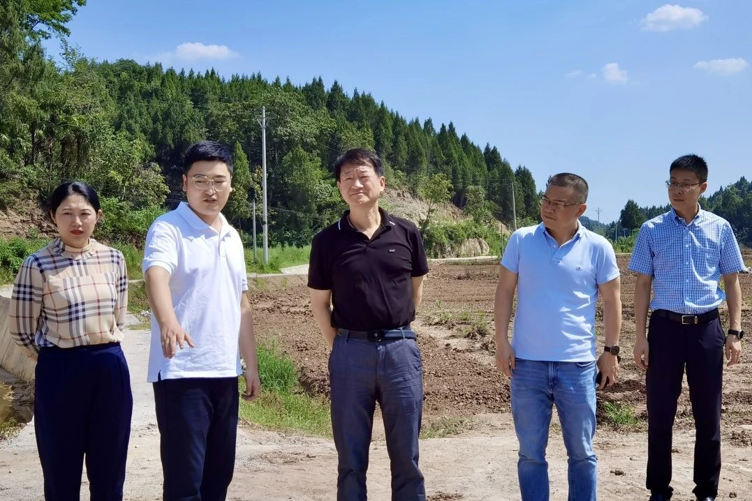 省尊龙凯时集团党委书记、董事长任丁率队赴巴中南充两地开展帮扶工作