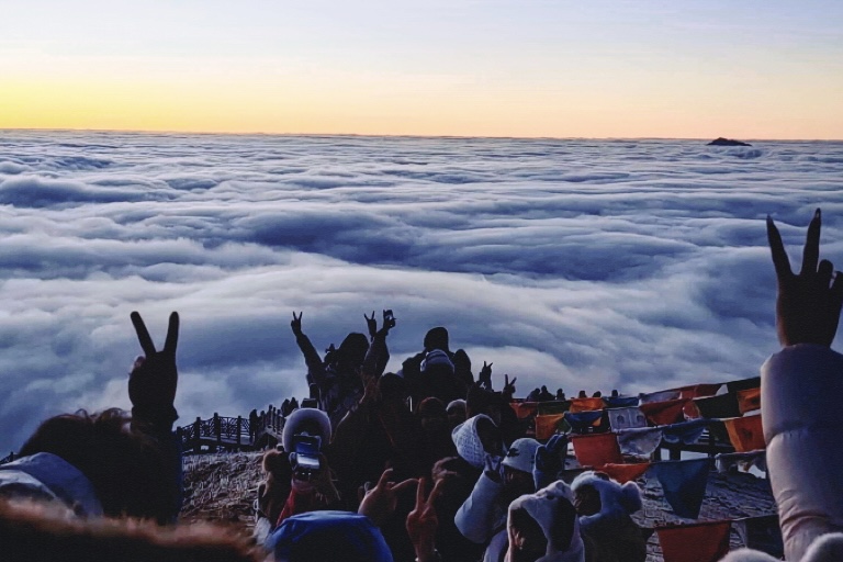 安逸四川·乐享元旦——四川尊龙凯时集团2026年元旦假期精彩纷呈，文旅消费活力迸发